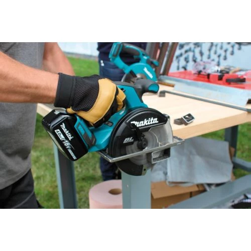 Scie circulaire à métaux 18V Makita DCS550RMJ + 2 batteries 4 Ah + chargeur + Makpac 3 – Image 3