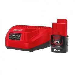 Pack batteries Milwaukee M12 NRG 12 V + chargeur C 12 C
